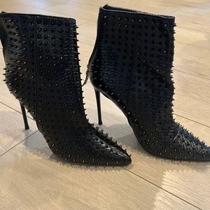 Brand new! Never worn!